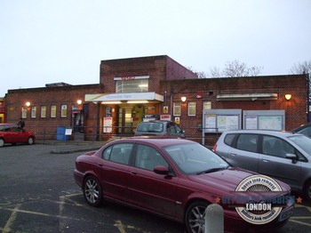 Worcester-Park-Station