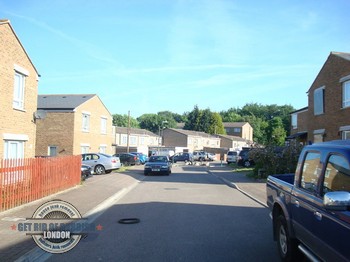 Home garbage collection in St Mary Cray